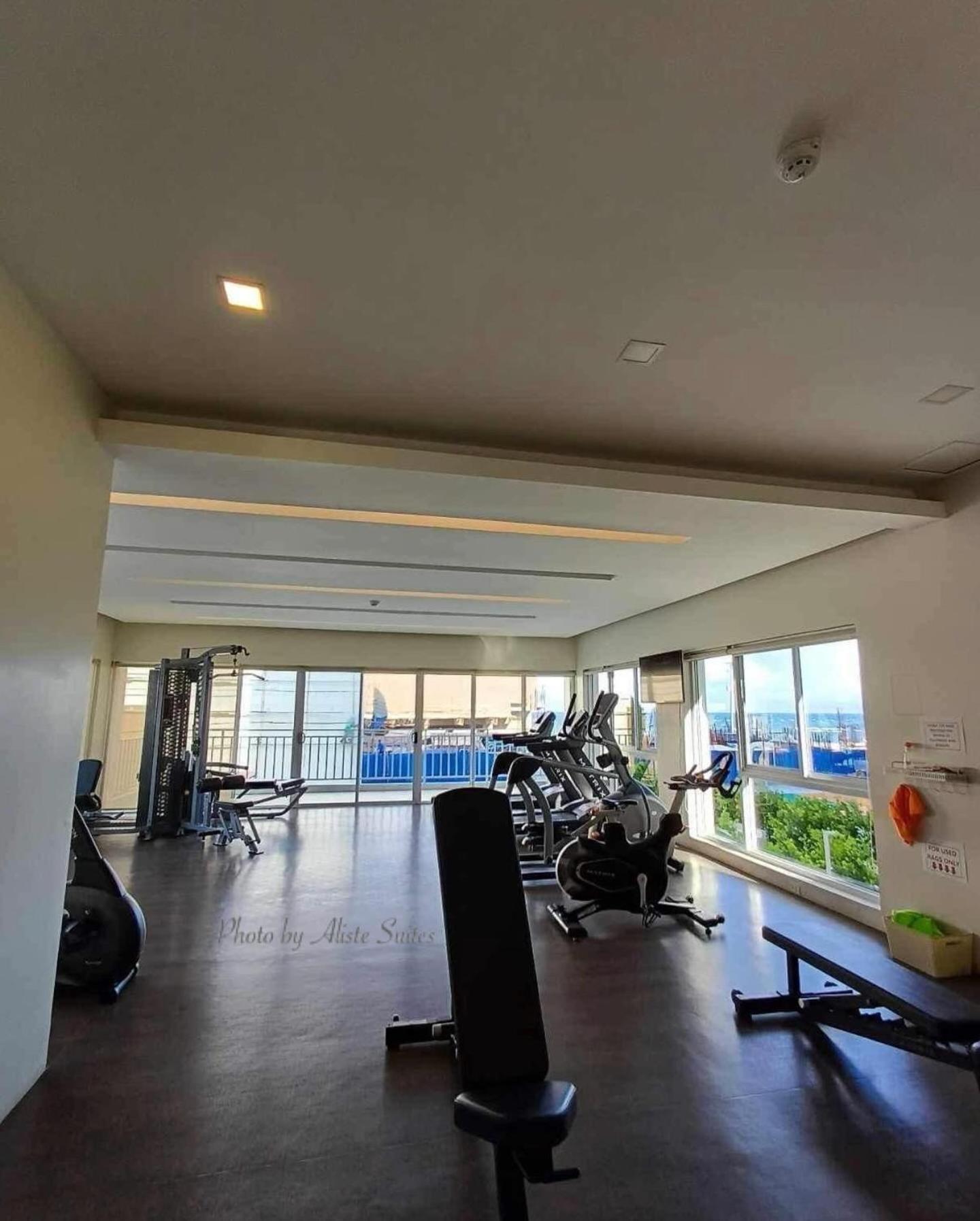 Aliste Suites Marina Spatial Dumaguete City Экстерьер фото